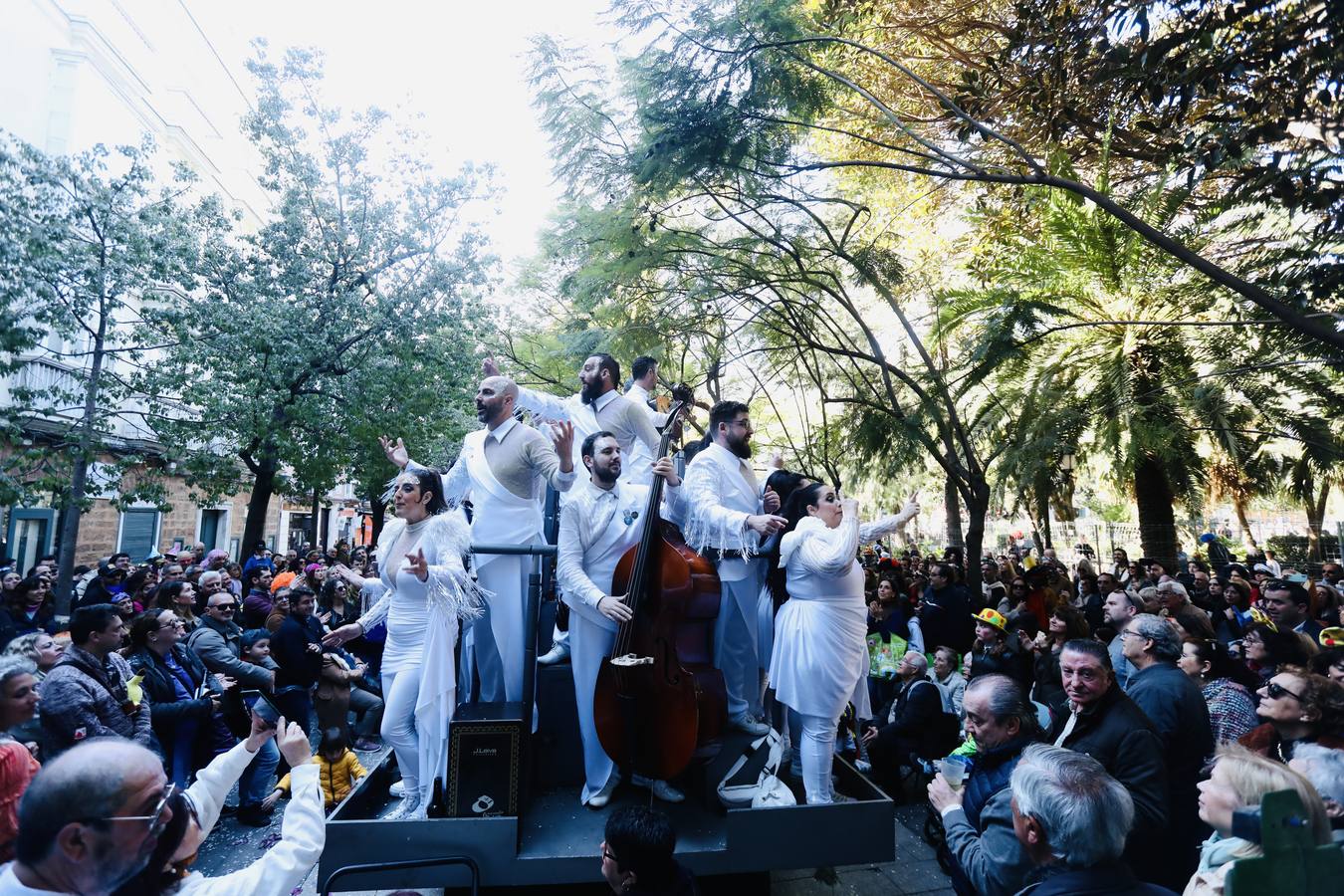 Las imágenes del Domingo de Piñata en el Carnaval de Cádiz 2023
