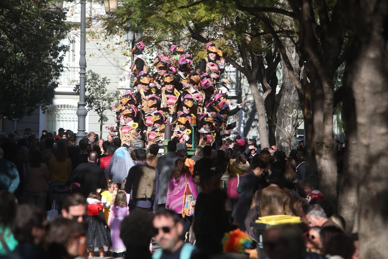 Las imágenes del Domingo de Piñata en el Carnaval de Cádiz 2023