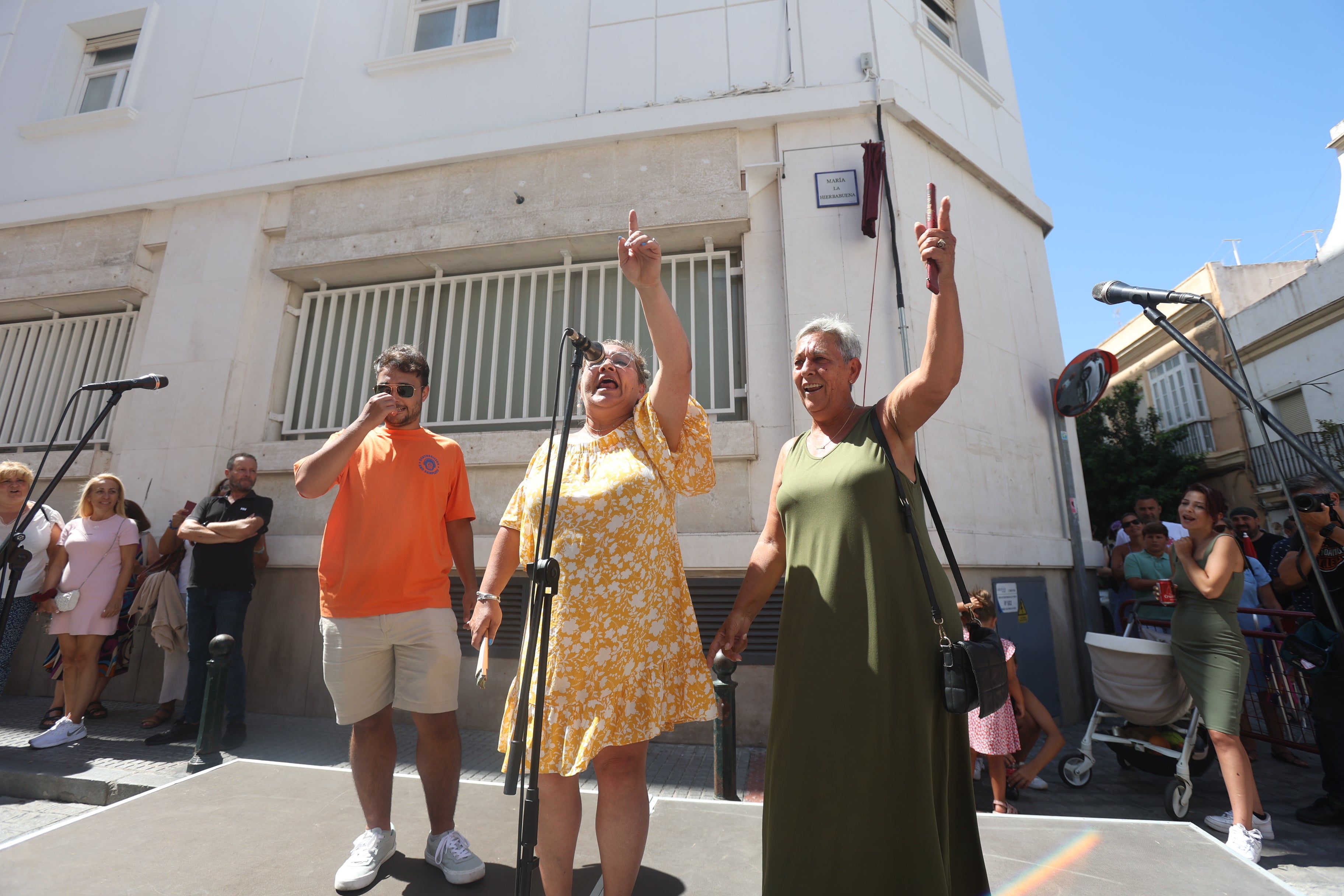 Fotos: El acto de inauguración de la calle a María &#039;La Hierbabuena&#039;