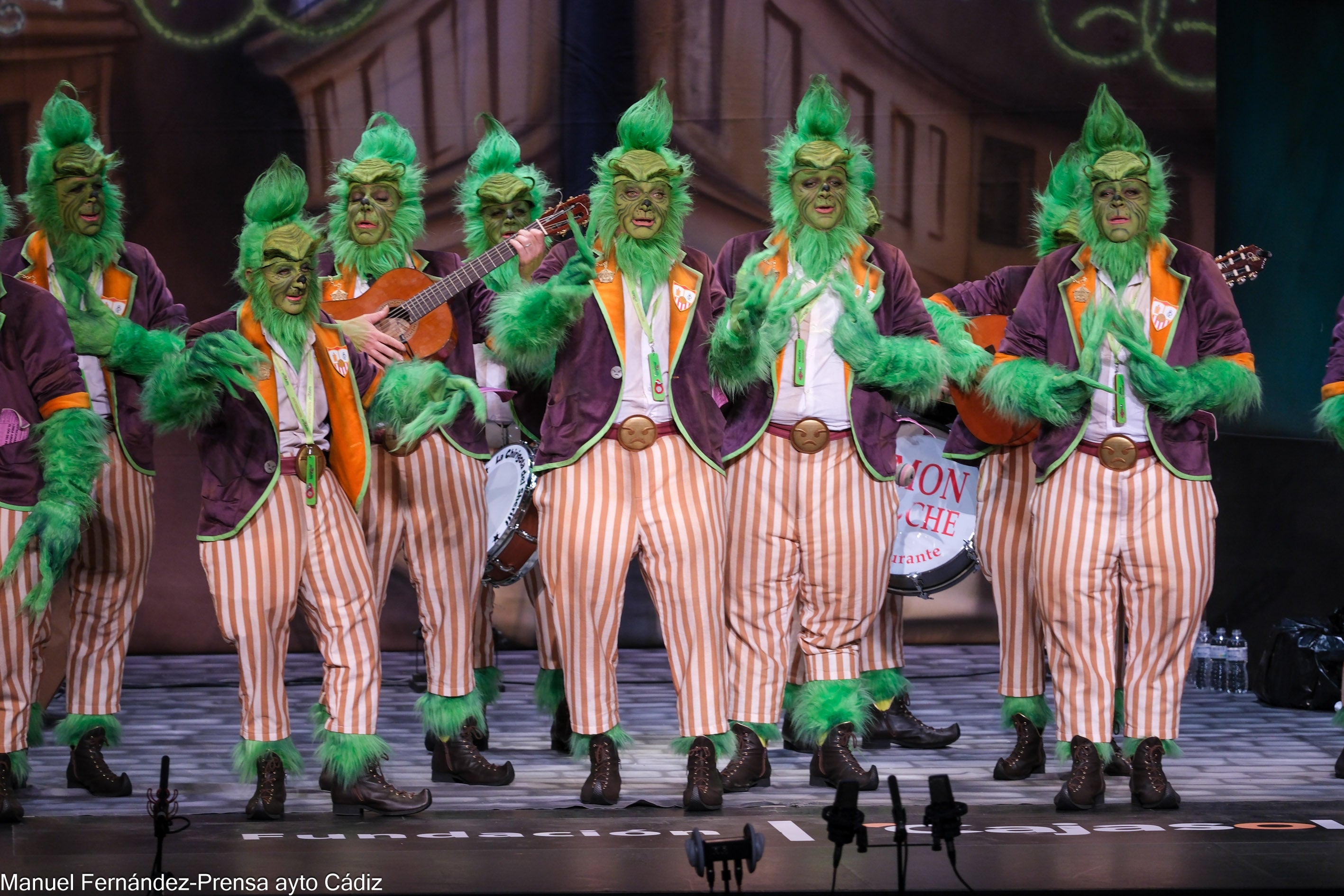 Fotos: El Sheriff presenta &#039;El Grinch de Cai&#039; en el Falla