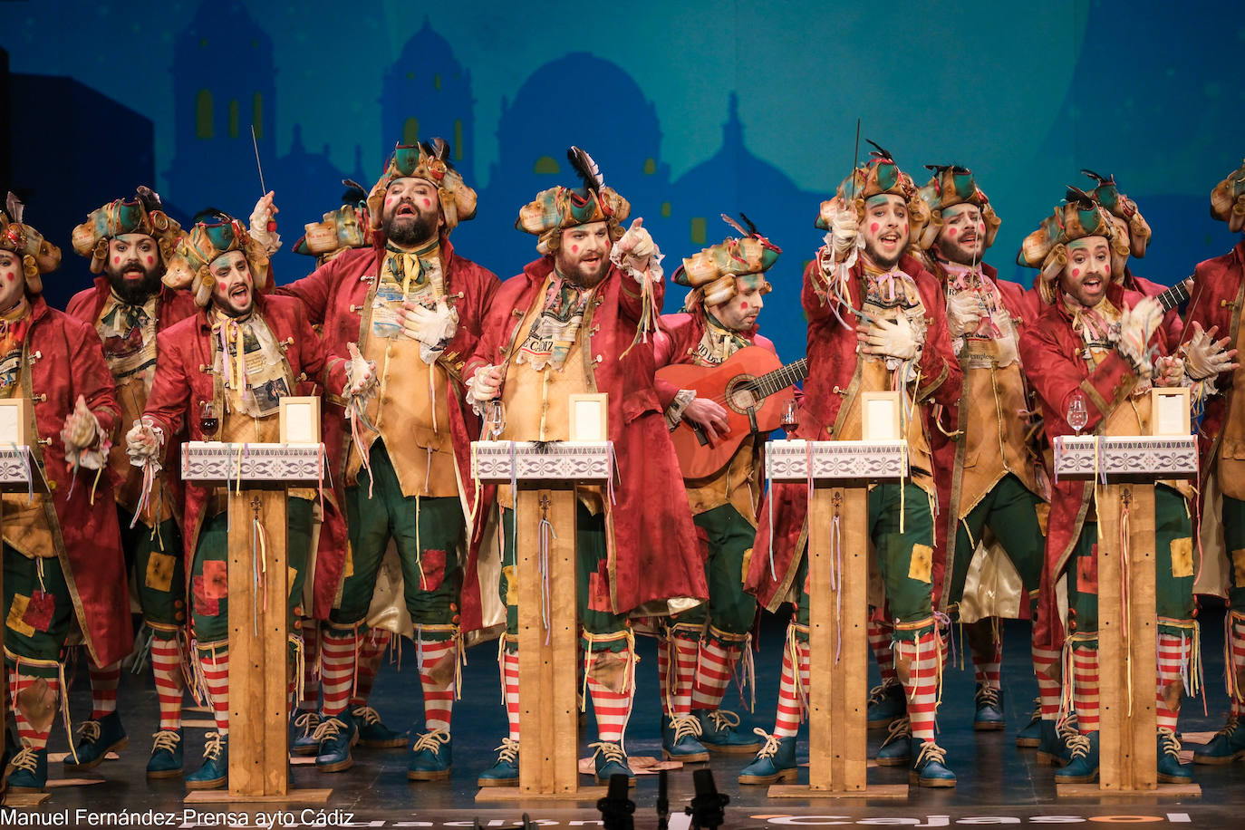 FOTOS: La compasa de los hermanos Pastrana &#039;Vuelve ya el 3x4&#039; en el COAC 2024