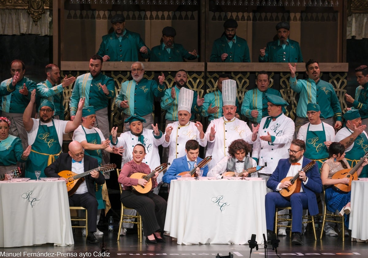 Fotos: El coro libertario, &#039;El Gremio&#039; abre la segunda sesión