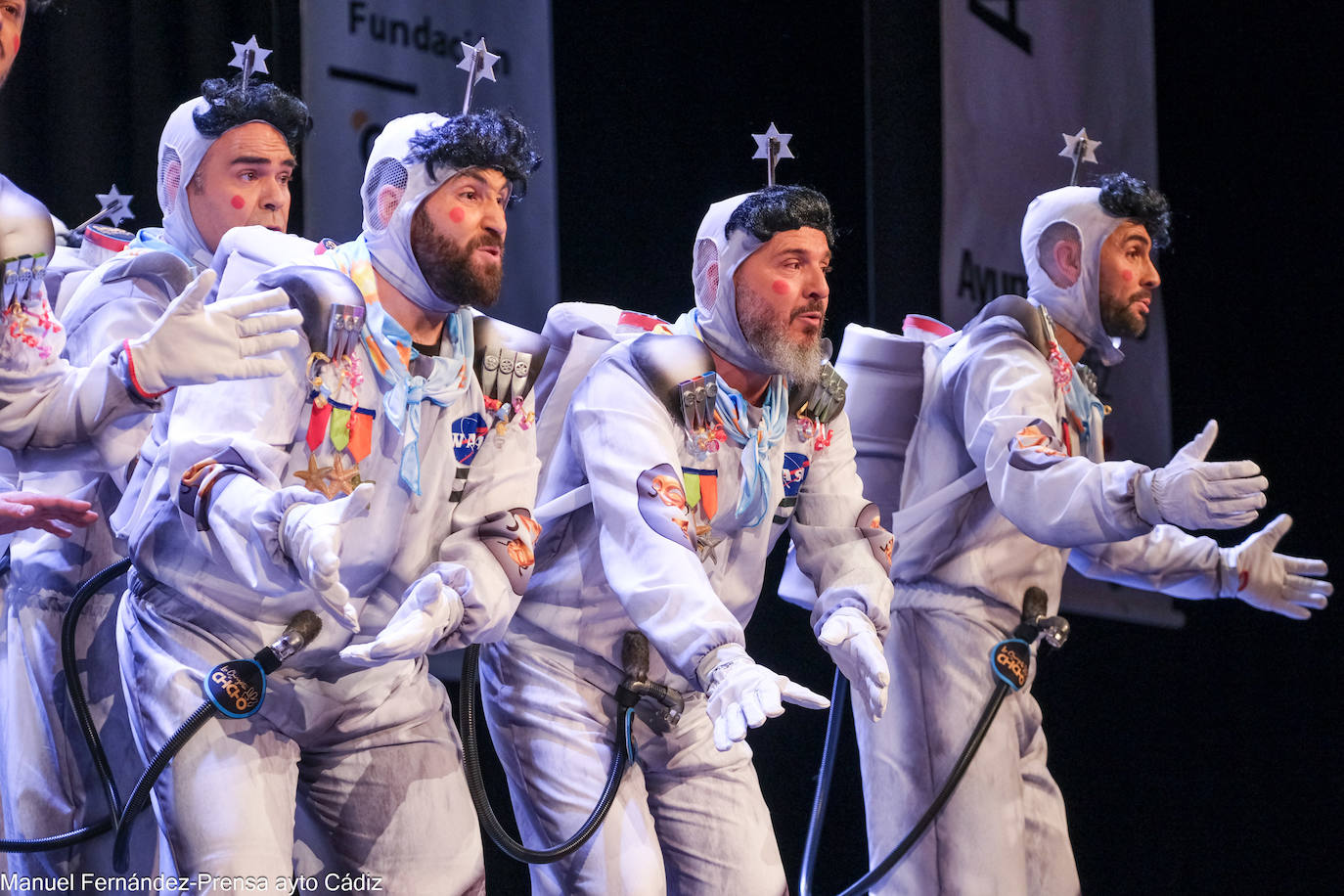 Fotos: &#039;Cariño...necesito mi espacio&#039; cuaja gran actuación en el Gran Teatro Falla