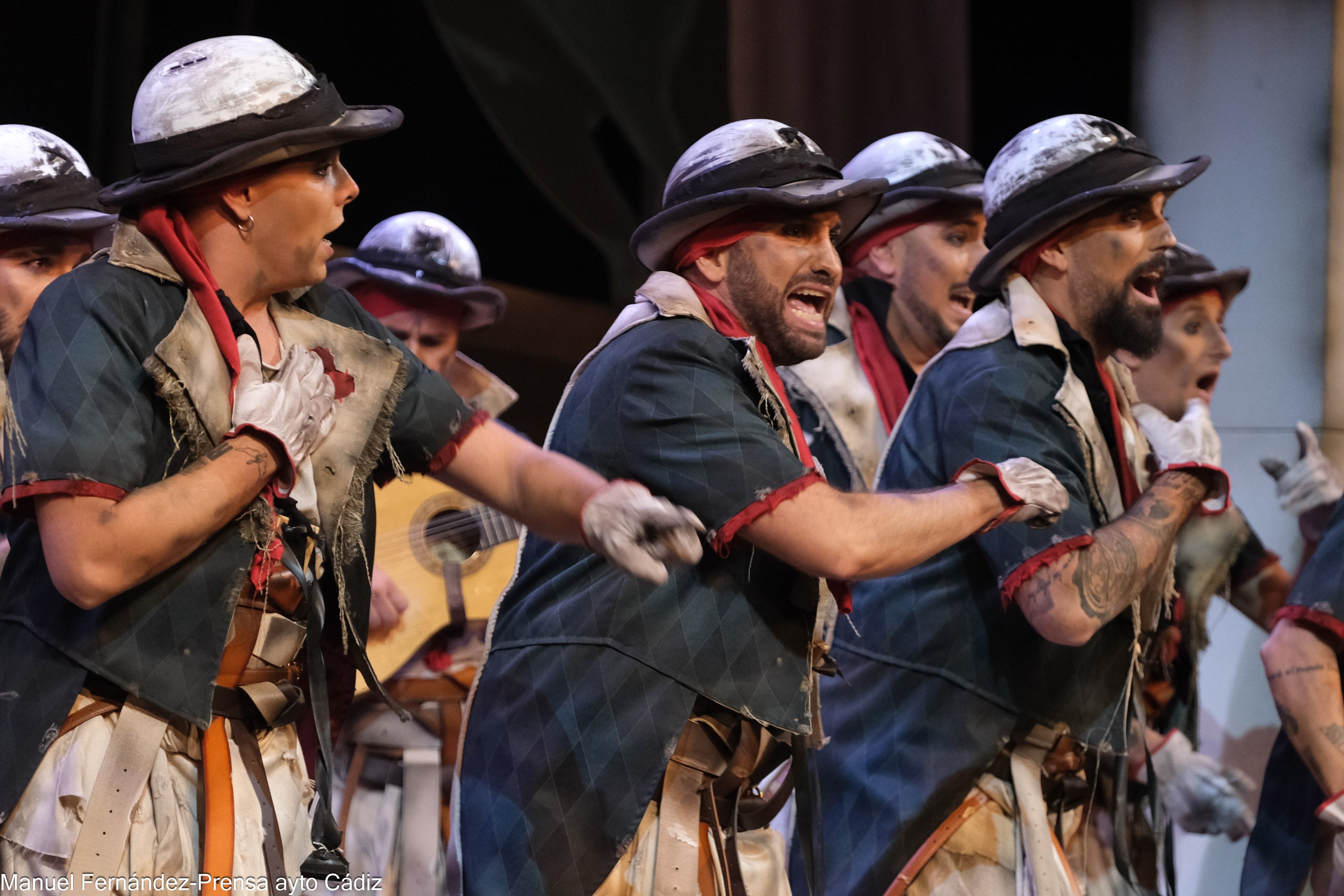 Fotos: &#039;Los sacrificaos&#039; conquistan en preliminares