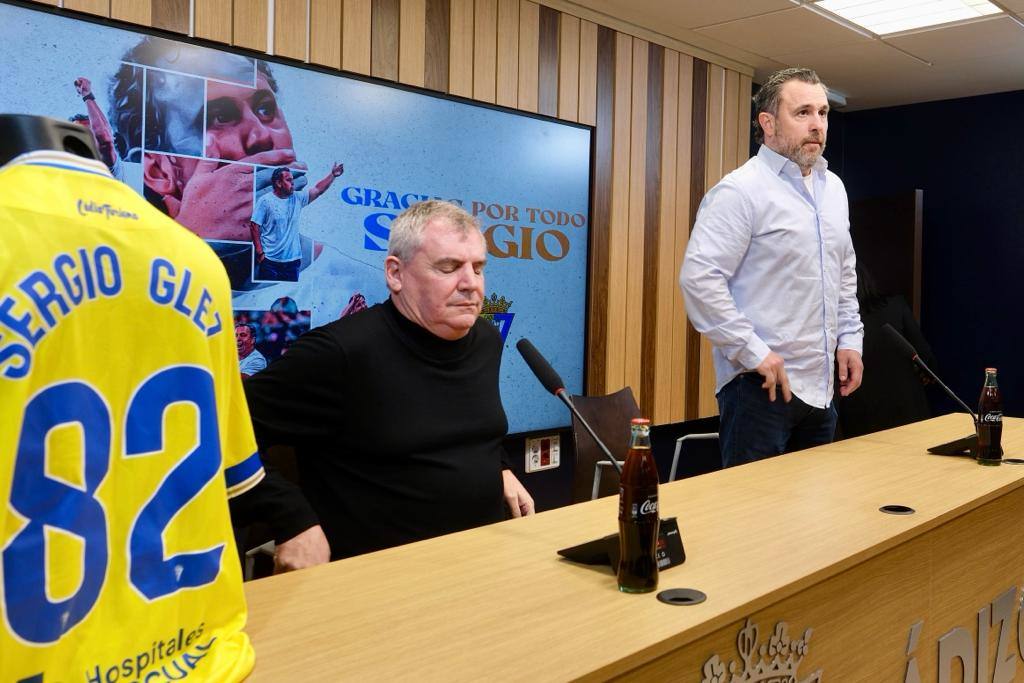 Fotos: Lágrimas y emoción en la despedida de Sergio González del Cádiz CF