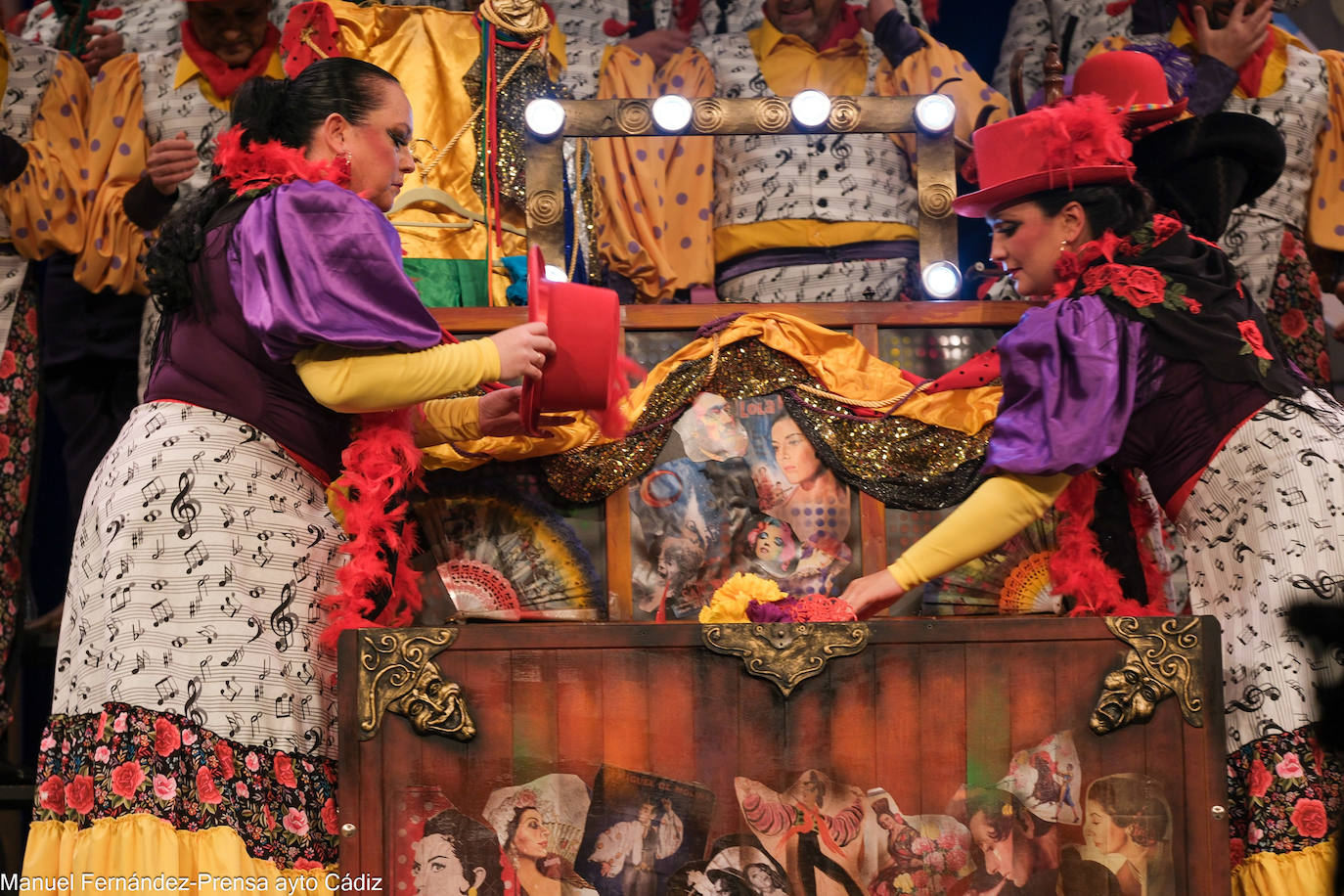 Fotos: Coro &#039;El baúl de la Piquer&#039; en el COAC 2024