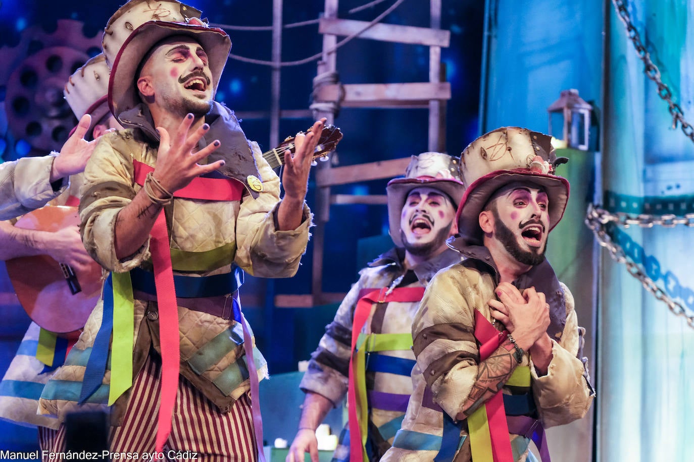 FOTOS: La comparsa &#039;Donde fuimos felices&#039; en el COAC 2024, del Carnaval de Cádiz