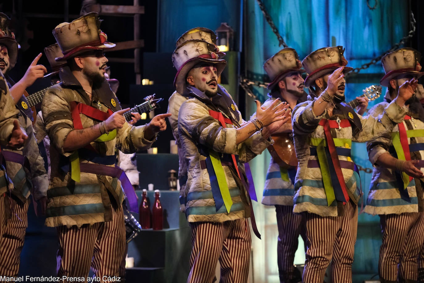 FOTOS: La comparsa &#039;Donde fuimos felices&#039; en el COAC 2024, del Carnaval de Cádiz