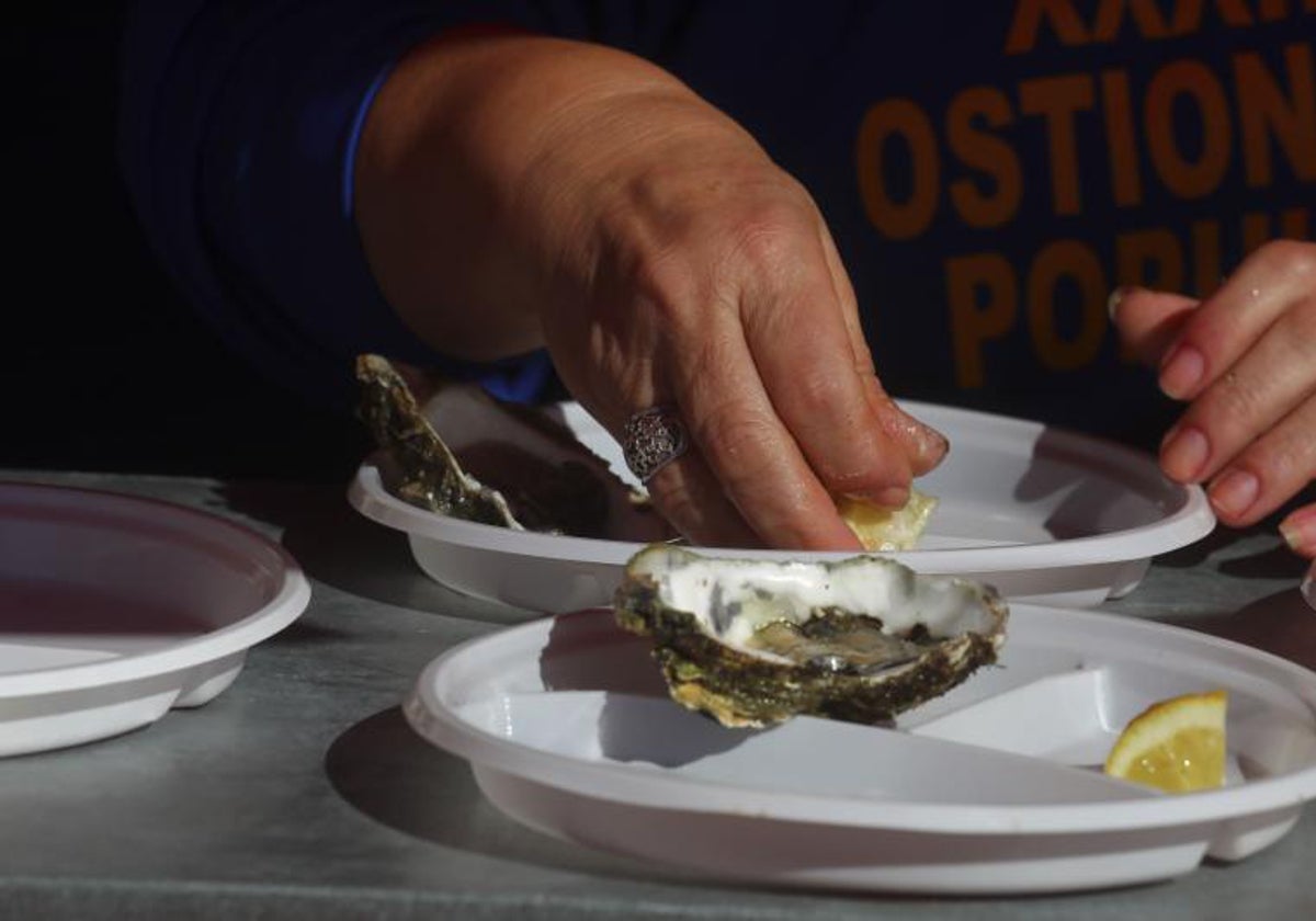 Pestiñada, Ostionada y Gambada abren las fiestas gastronómicas del Carnaval de Cádiz: fecha, horario y lugar