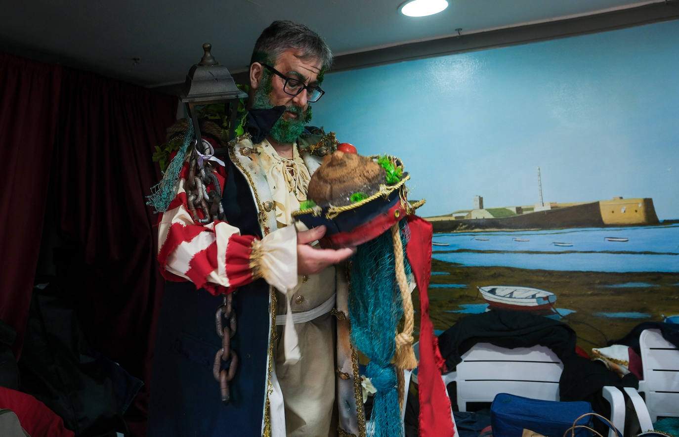 Fotos: &#039;Los iluminados&#039; se embriagan de luz en La Caleta antes de marchar al Falla