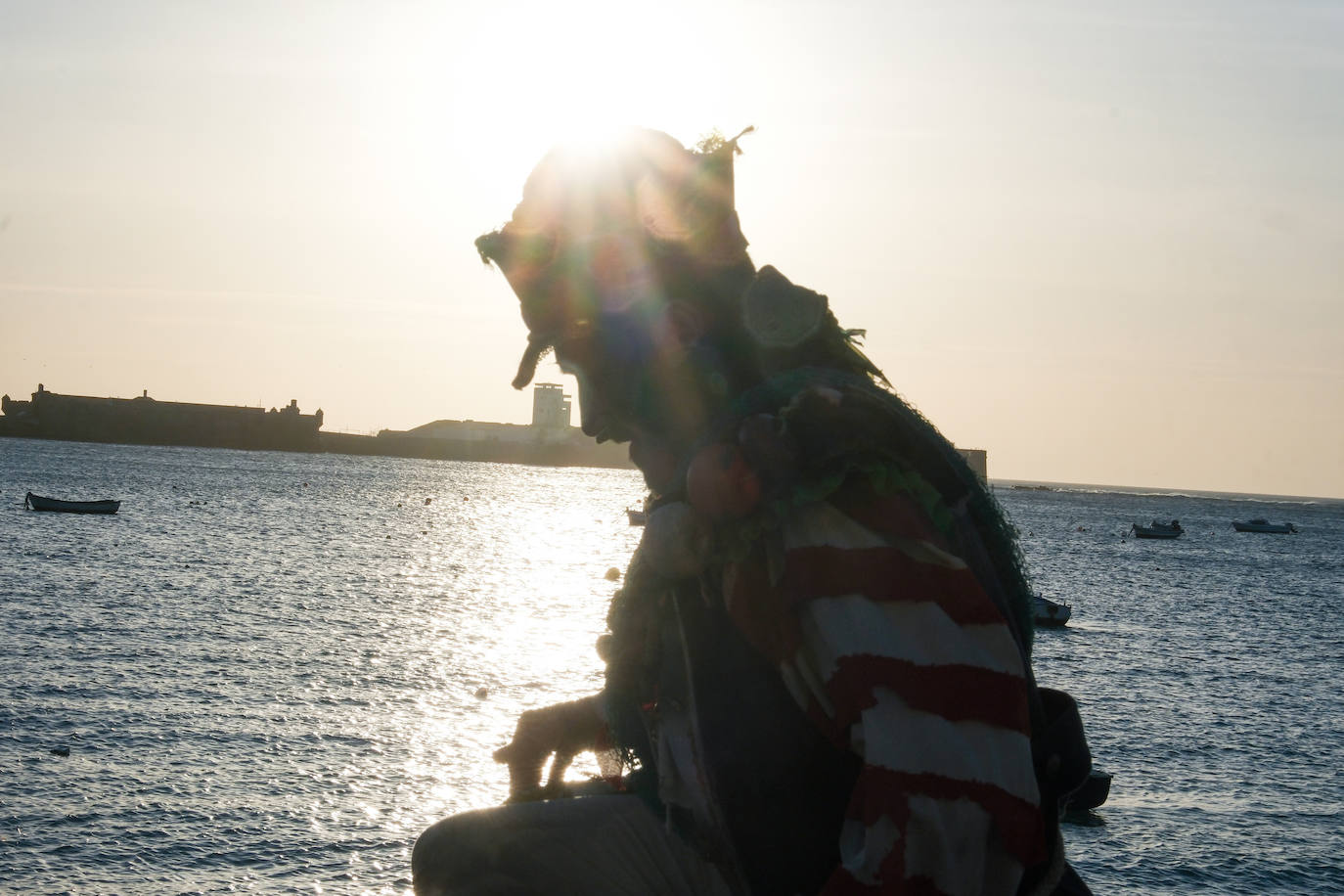 Fotos: &#039;Los iluminados&#039; se embriagan de luz en La Caleta antes de marchar al Falla