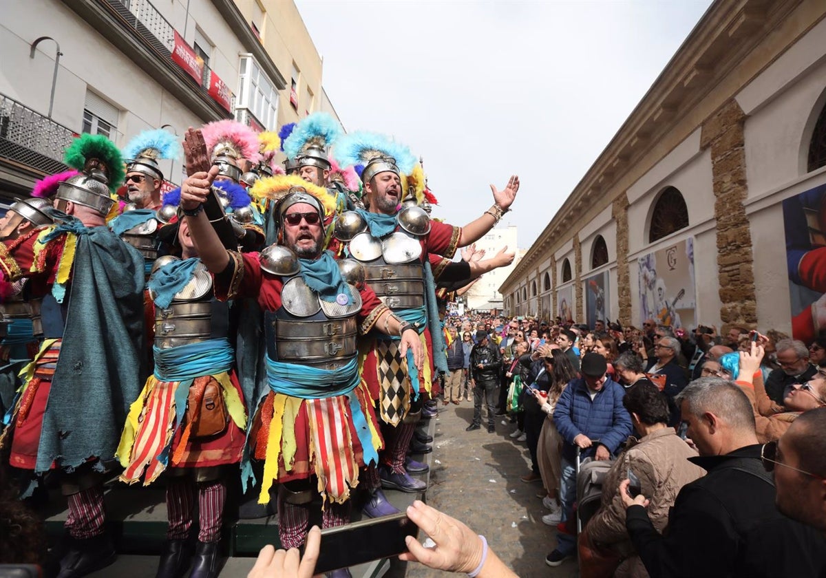 Horeca estima una ocupación superior al 76% en el primer fin de semana del Carnaval de Cádiz