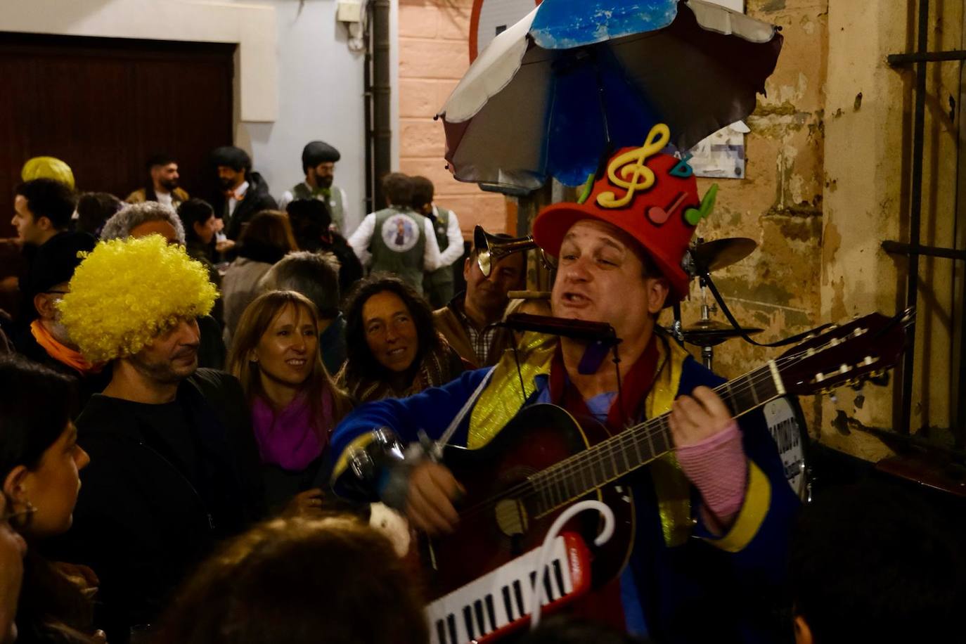 Imágenes del jueves de Carnaval: Tablaos, Aguja de Oro, Javi Medina y Riki Rivera