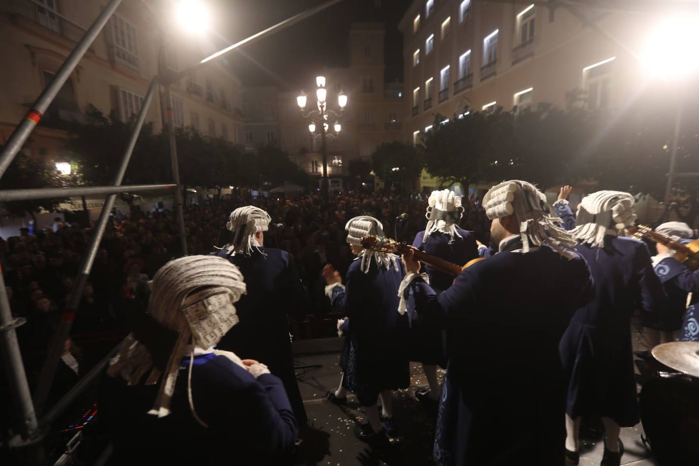 Imágenes del jueves de Carnaval: Tablaos, Aguja de Oro, Javi Medina y Riki Rivera
