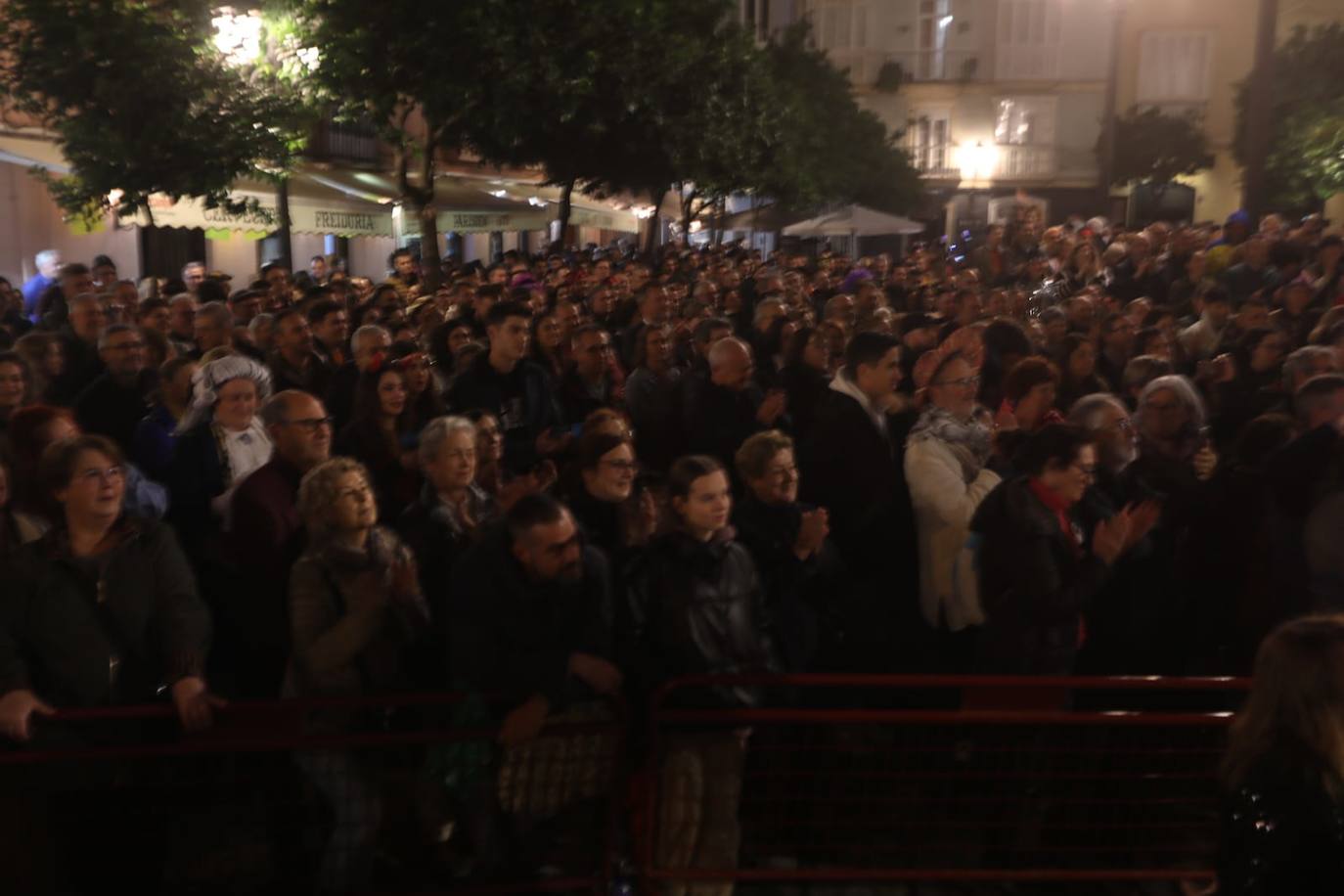 Imágenes del jueves de Carnaval: Tablaos, Aguja de Oro, Javi Medina y Riki Rivera