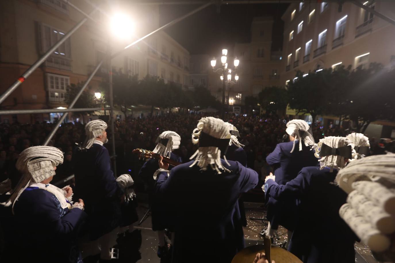 Imágenes del jueves de Carnaval: Tablaos, Aguja de Oro, Javi Medina y Riki Rivera