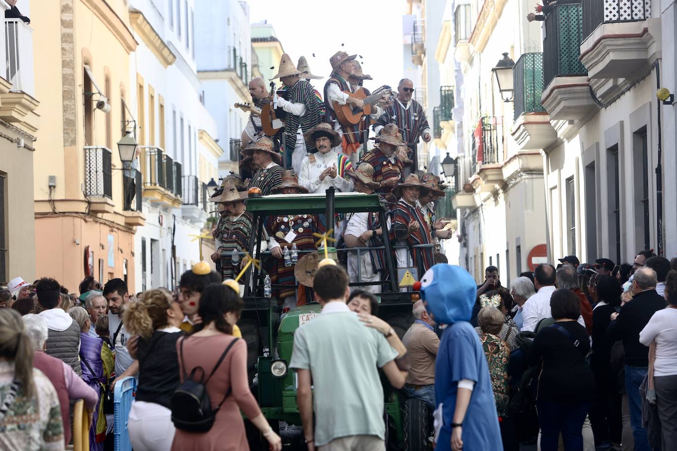 Fotos: Tanguillos, coros y gran ambiente en el sábado de Carnaval