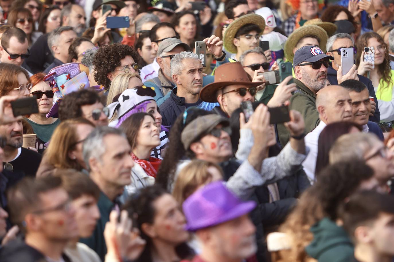 Fotos: Tanguillos, coros y gran ambiente en el sábado de Carnaval