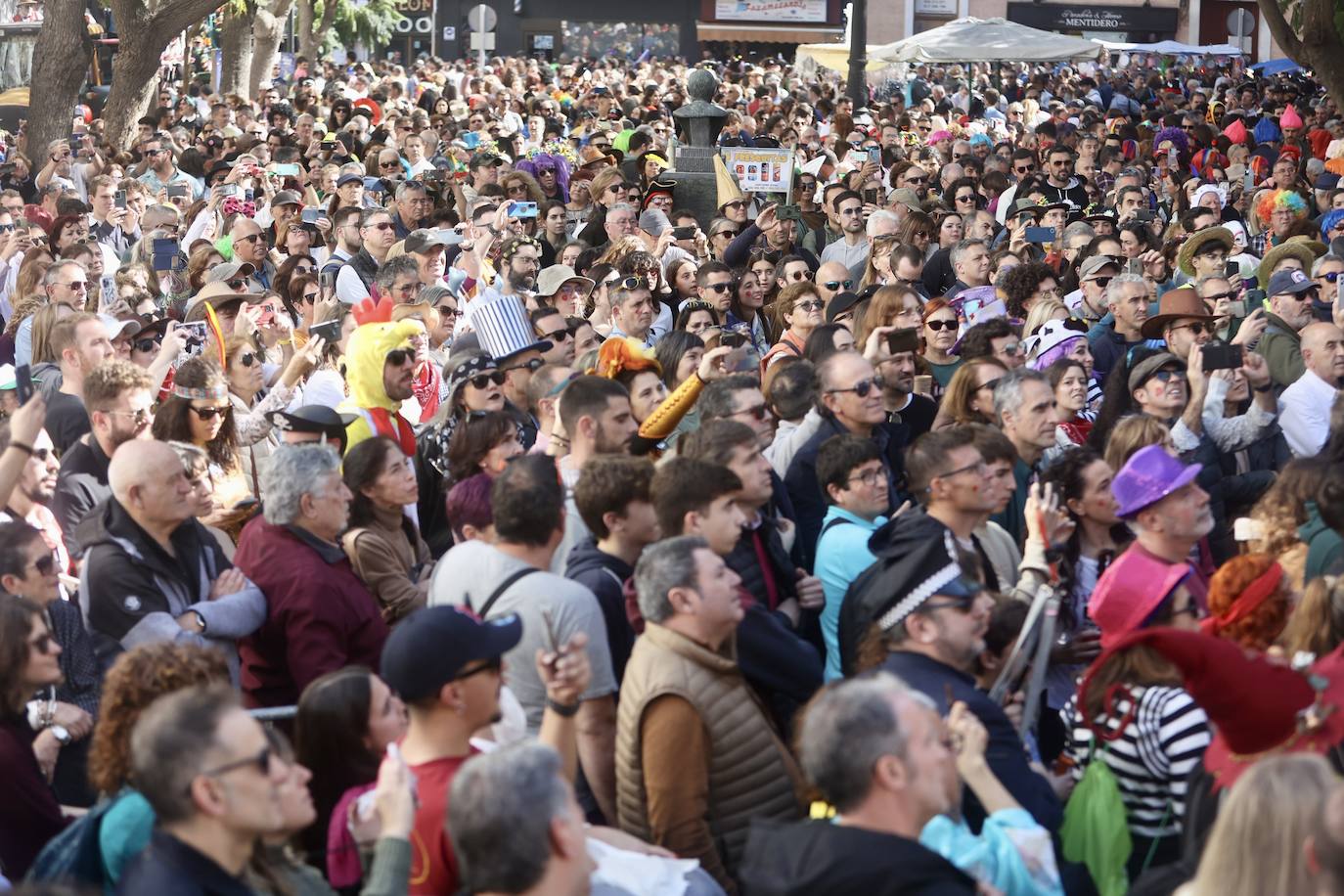 Fotos: Tanguillos, coros y gran ambiente en el sábado de Carnaval