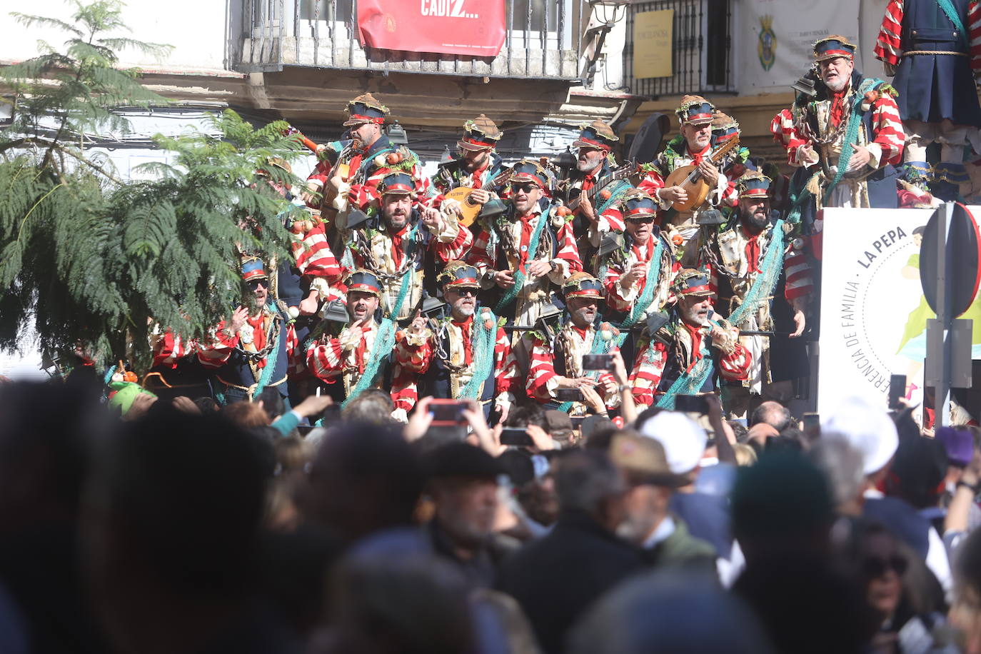 Fotos: Tanguillos, coros y gran ambiente en el sábado de Carnaval