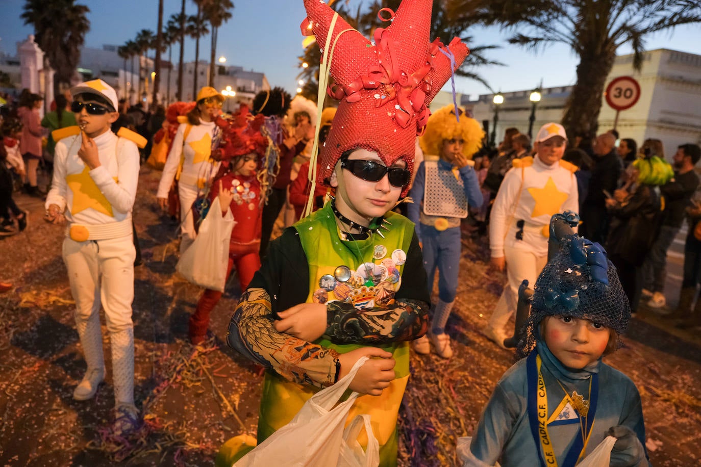 Fotos: La Cabalgata del Humor y El Arrebato cierran el sábado de carnaval