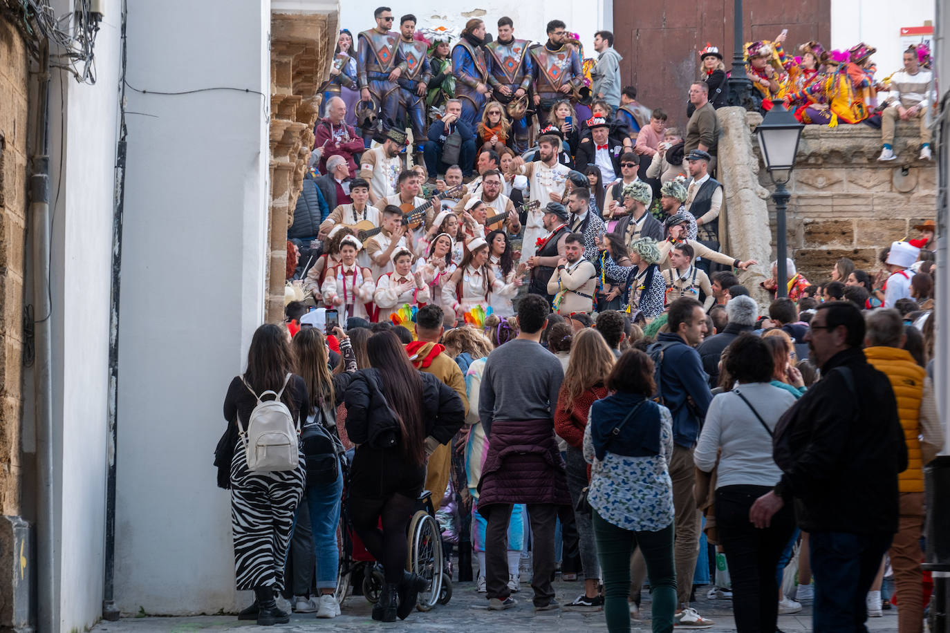 Fotos: La Cabalgata del Humor y El Arrebato cierran el sábado de carnaval