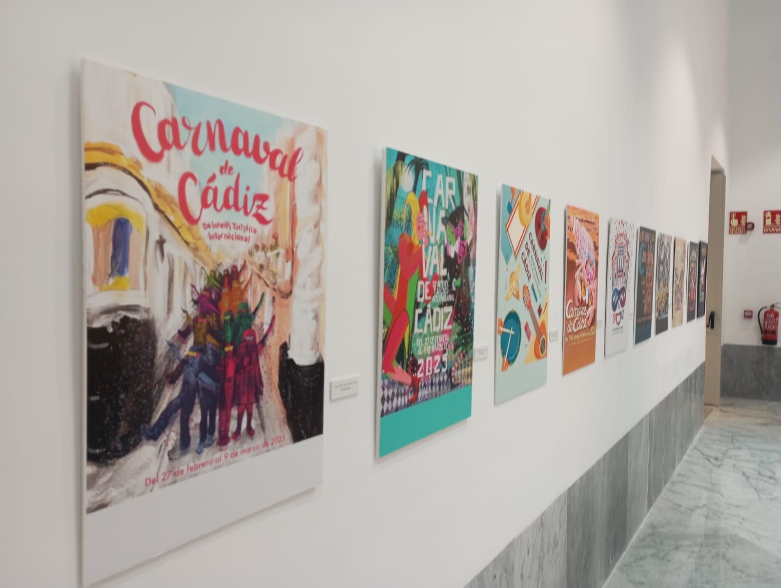 Fotos: la exposición con todos los carteles de Carnaval de Cádiz