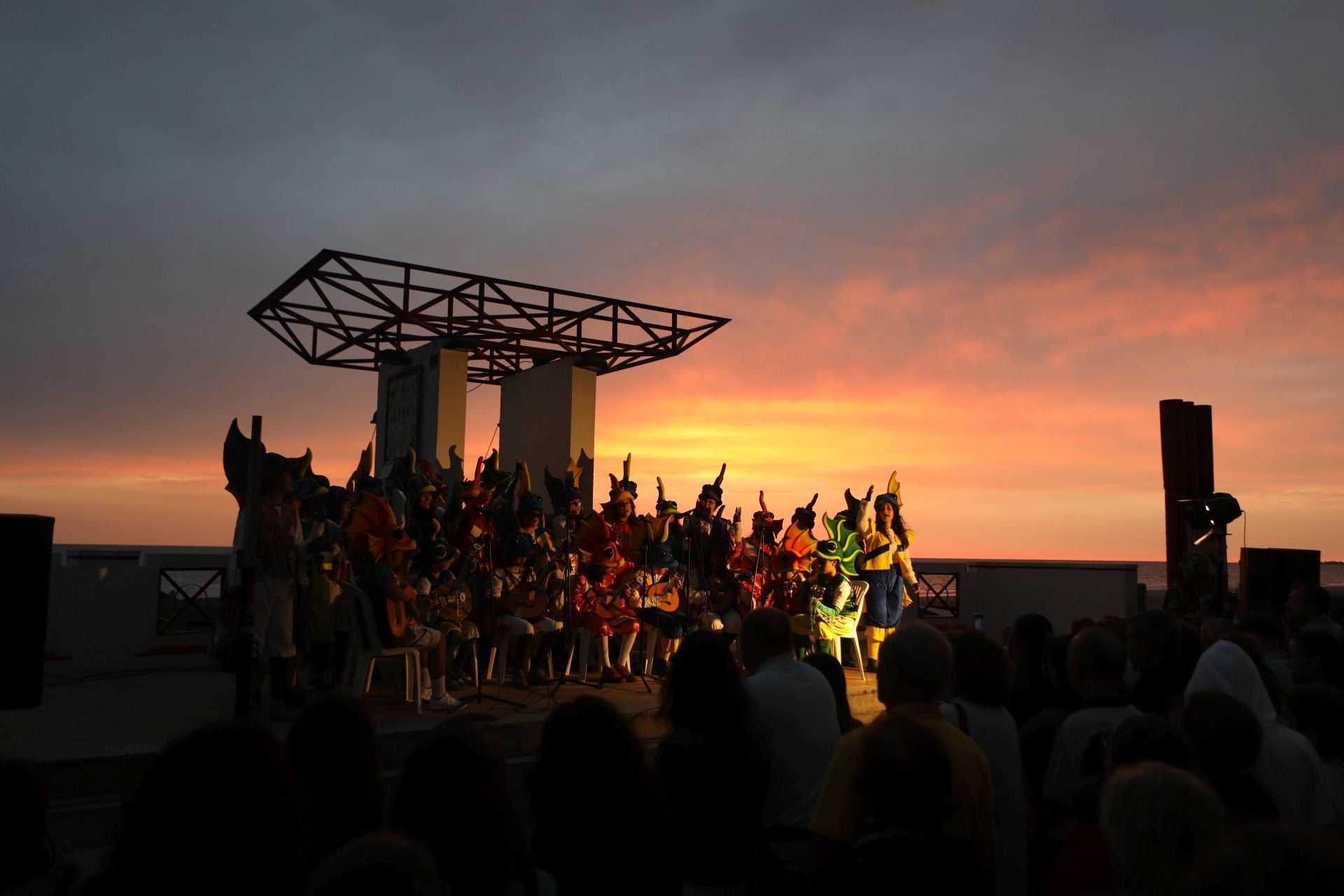 Las mejores fotos del Carnaval de verano en el Paseo Marítimo de Cádiz