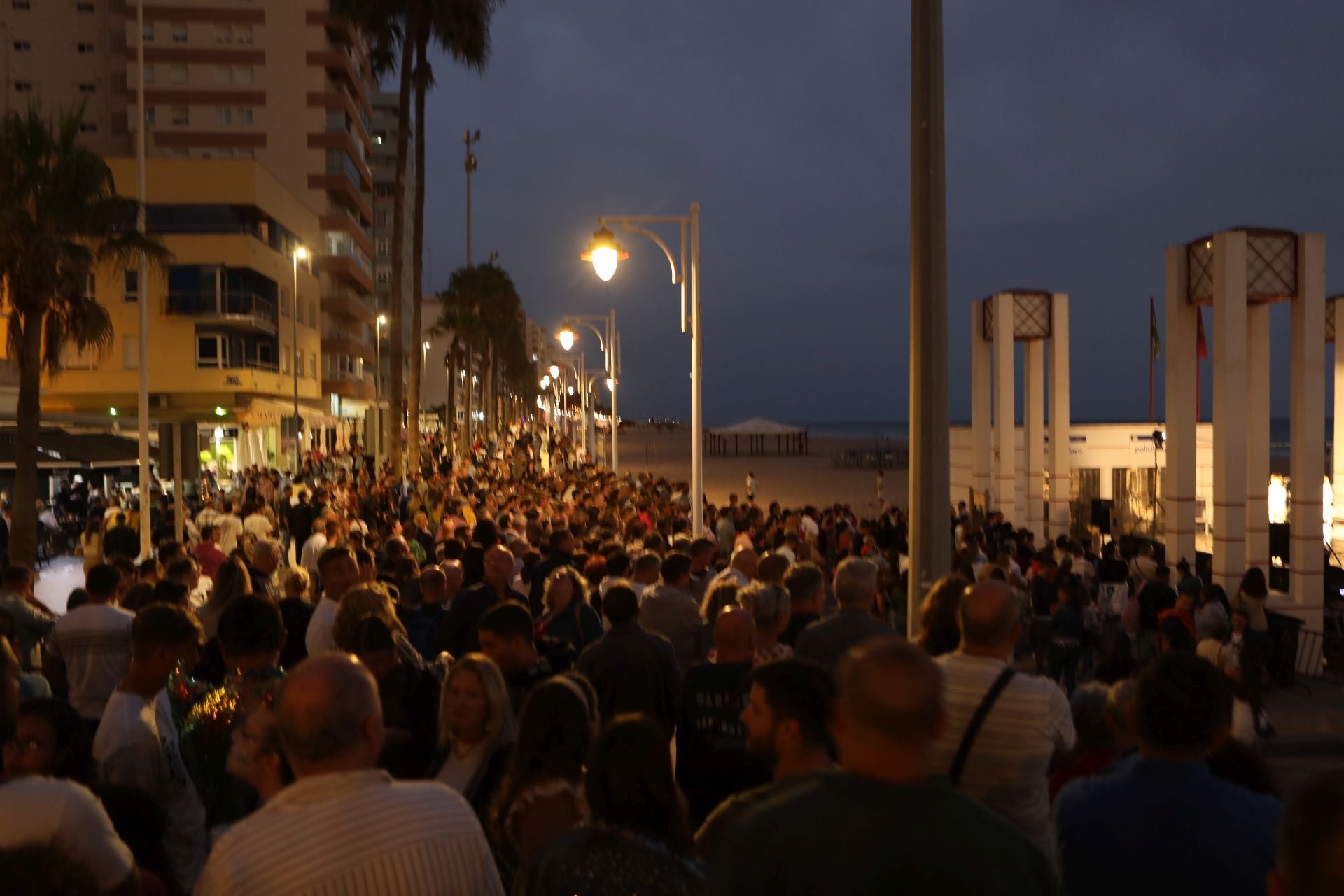 Las mejores fotos del Carnaval de verano en el Paseo Marítimo de Cádiz