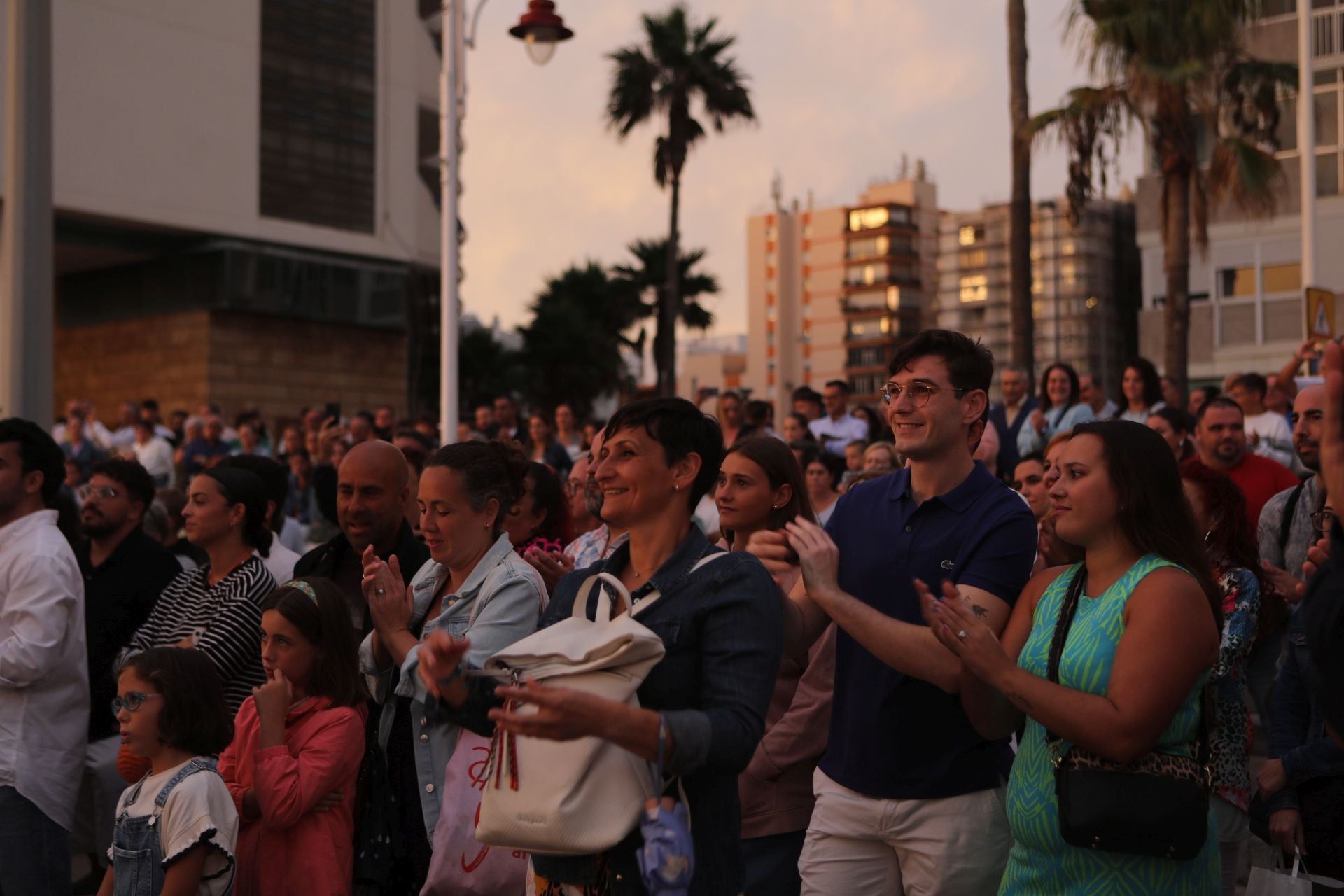 Las mejores fotos del Carnaval de verano en el Paseo Marítimo de Cádiz