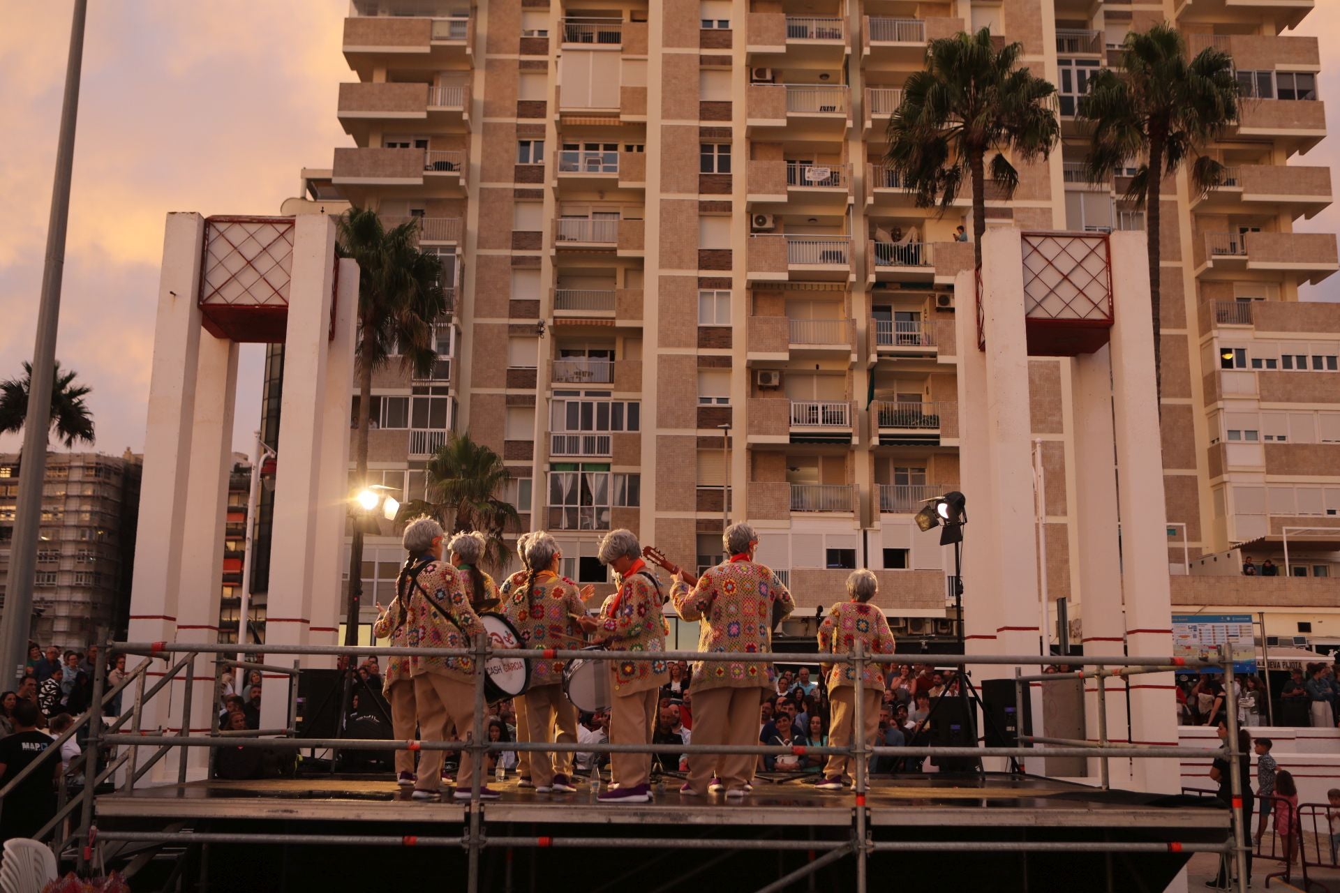 Las mejores fotos del Carnaval de verano en el Paseo Marítimo de Cádiz