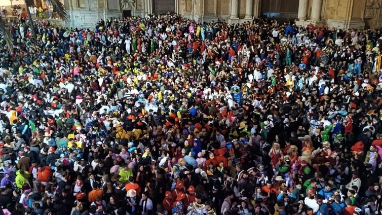 Medidas contra el botellón en el Carnaval: «Aquí se viene a escuchar coplas y, si no es así, no vengas»