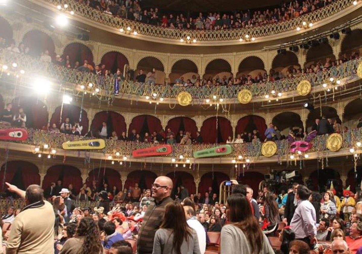 La &#039;contraseña&#039; de Enrique Alcina: Cádiz declara la cuarentena de coplas en el teatro Falla