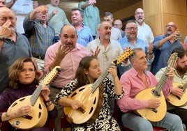 El coro de Pedrosa y David Fernández defenderá el primer premio con muchas armas: «Kike Remolino nos ha hecho un tango maravilloso»