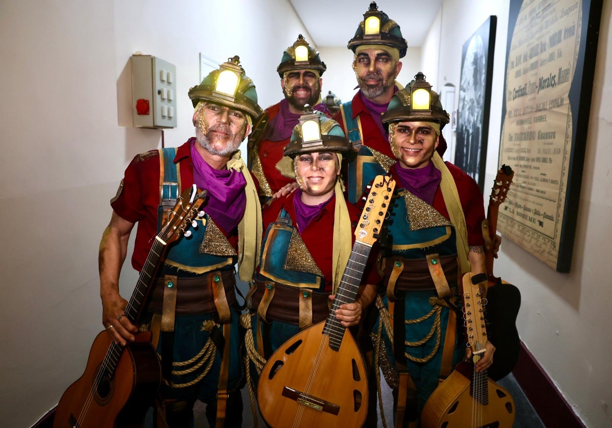 Integrantes del coro 'Las entrañas de Cádiz'