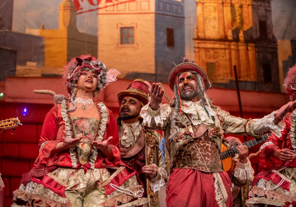 La vida más allá del Teatro Falla, lo que queda de Cádiz