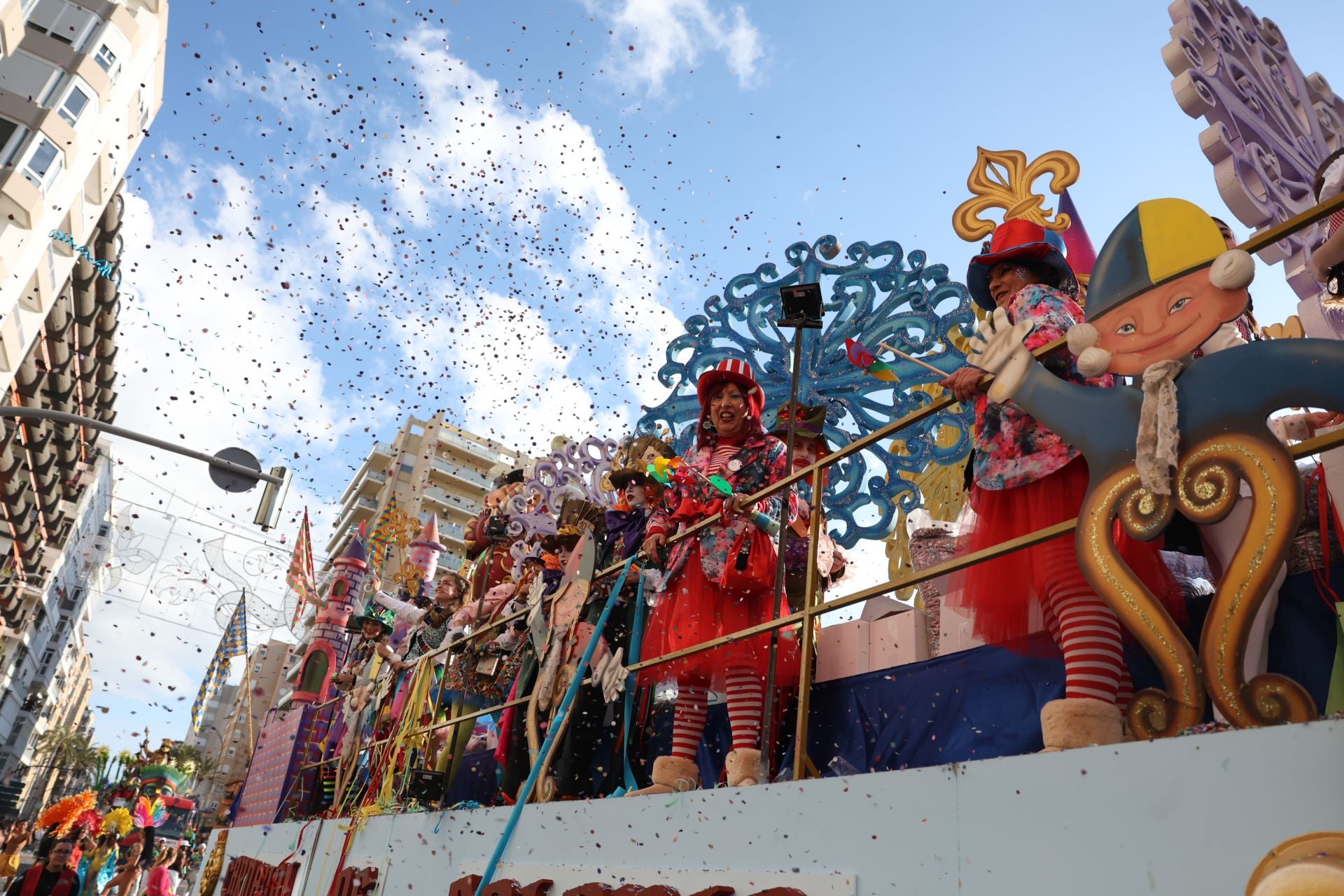 Fotos: Así ha sido la Gran Cabalgata de Carnaval de Cádiz