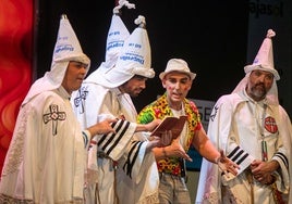 El cuarteto Ku Klux Klan Klan gana el Premio Capitán Veneno