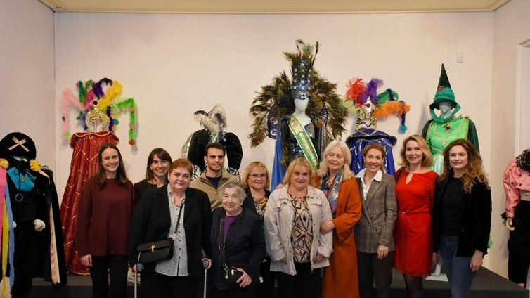 El Museo de Cádiz acoge la muestra 'Pepi Mayo, leyenda de la costura del carnaval'