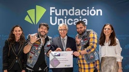 Fundación Unicaja entrega los premios de su concurso de coplas del Carnaval de Cádiz