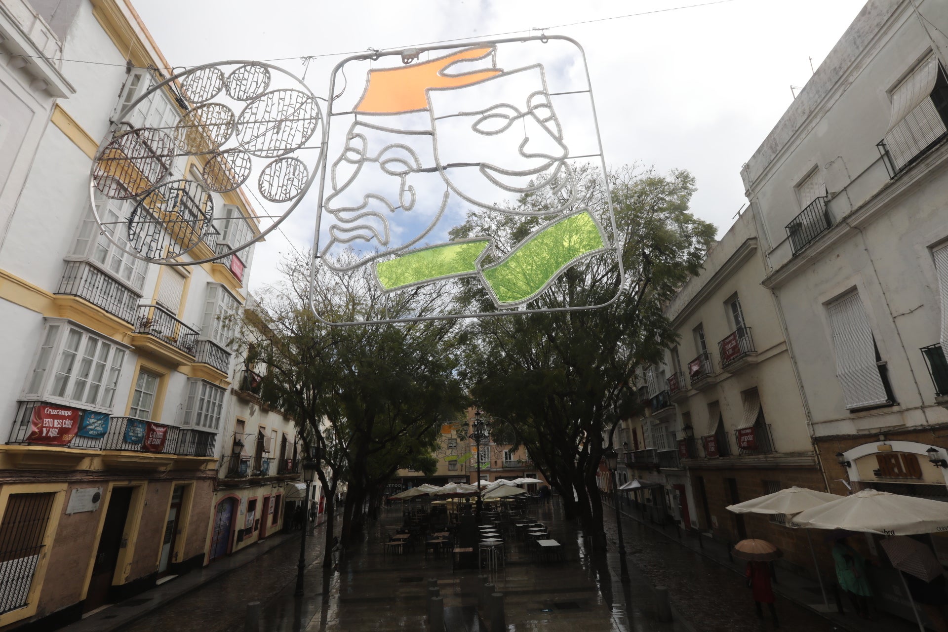 Fotos: La borrasca Jana agua el segundo Domingo de Carnaval en Cádiz