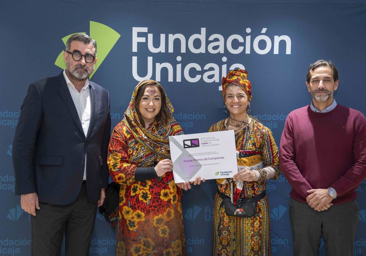 Imágenes de la entrega de los premios del concurso de coplas de la Fundación Unicaja del carnaval gaditano