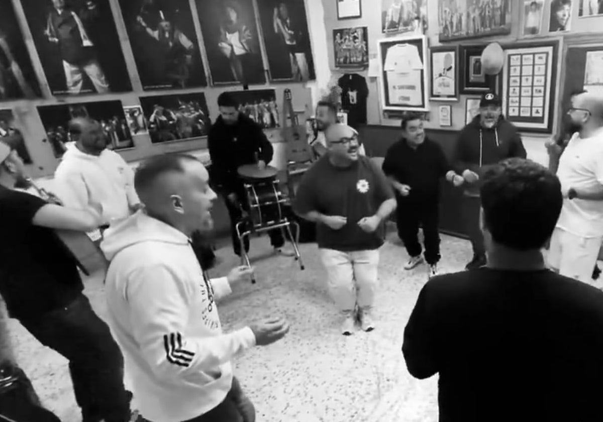 Así prepara la chirigota de La Viña el recuerdo a 'La familia Pepperoni': «Uno de los personajes más carismáticos del maestro»