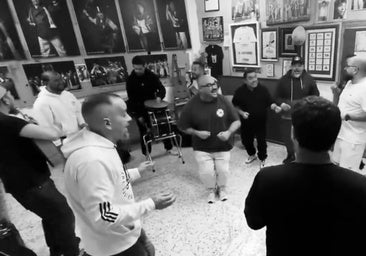 Así prepara la chirigota de La Viña el recuerdo a 'La familia Pepperoni': «Uno de los personajes más carismáticos del maestro»