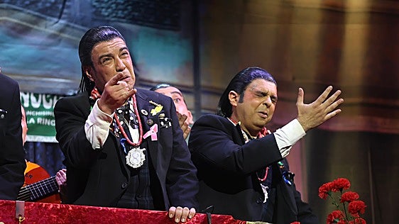 El Bizcocho revela cómo era un tipo inédito que quiso sacar y canta incluso la presentación: «¡Cómo no vas a sacar eso!»