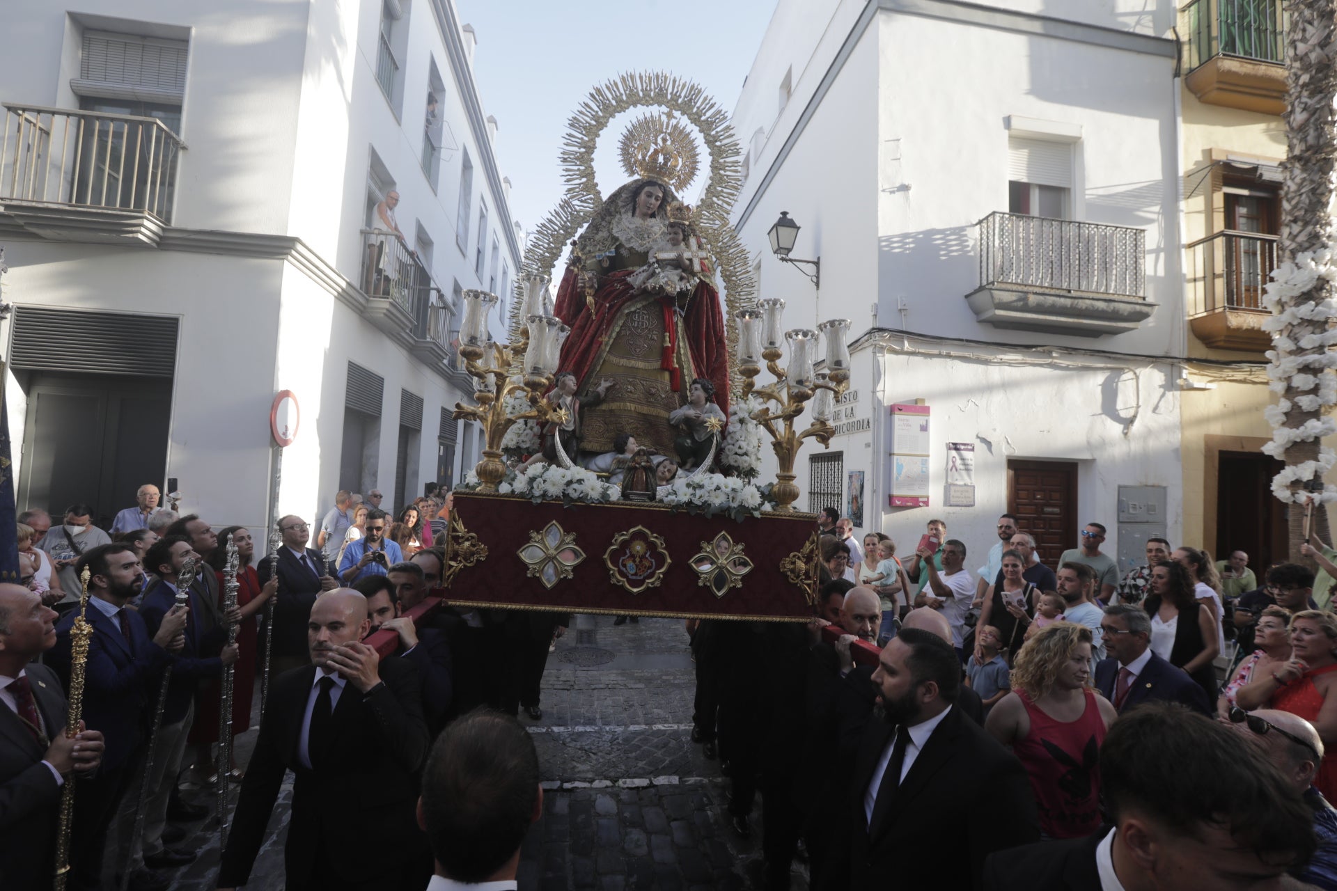 La Castrense vuelve a brillar restaurada y con sus imágenes