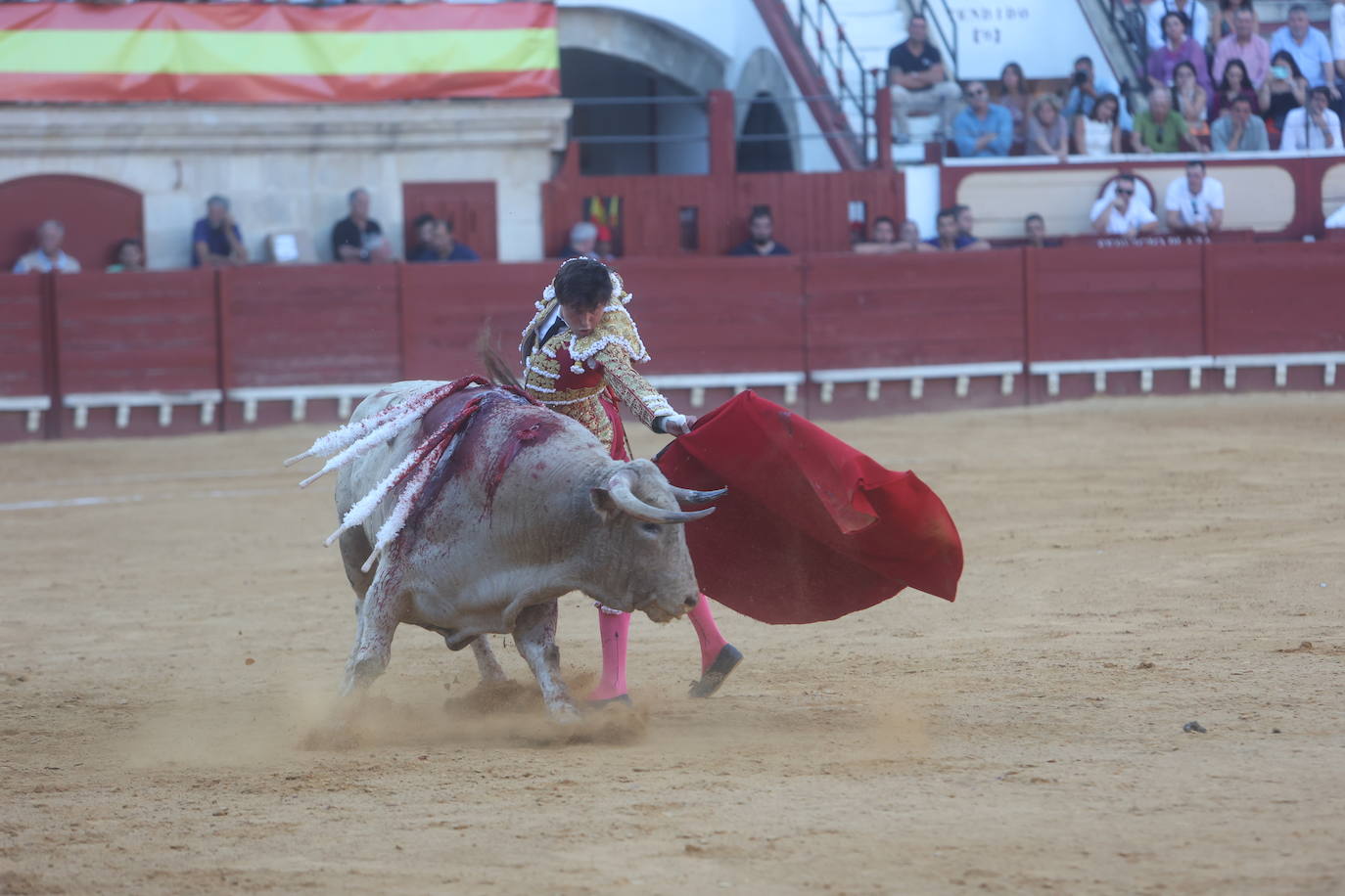 Fotos: Roca Rey sufre una cornada en la tarde de toros de El Puerto