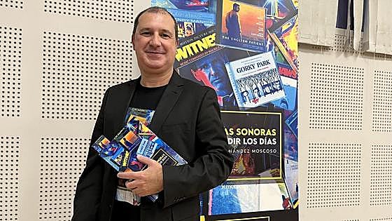 José Carlos Fernández Moscoso: "Este libro es para leerlo y para verlo"