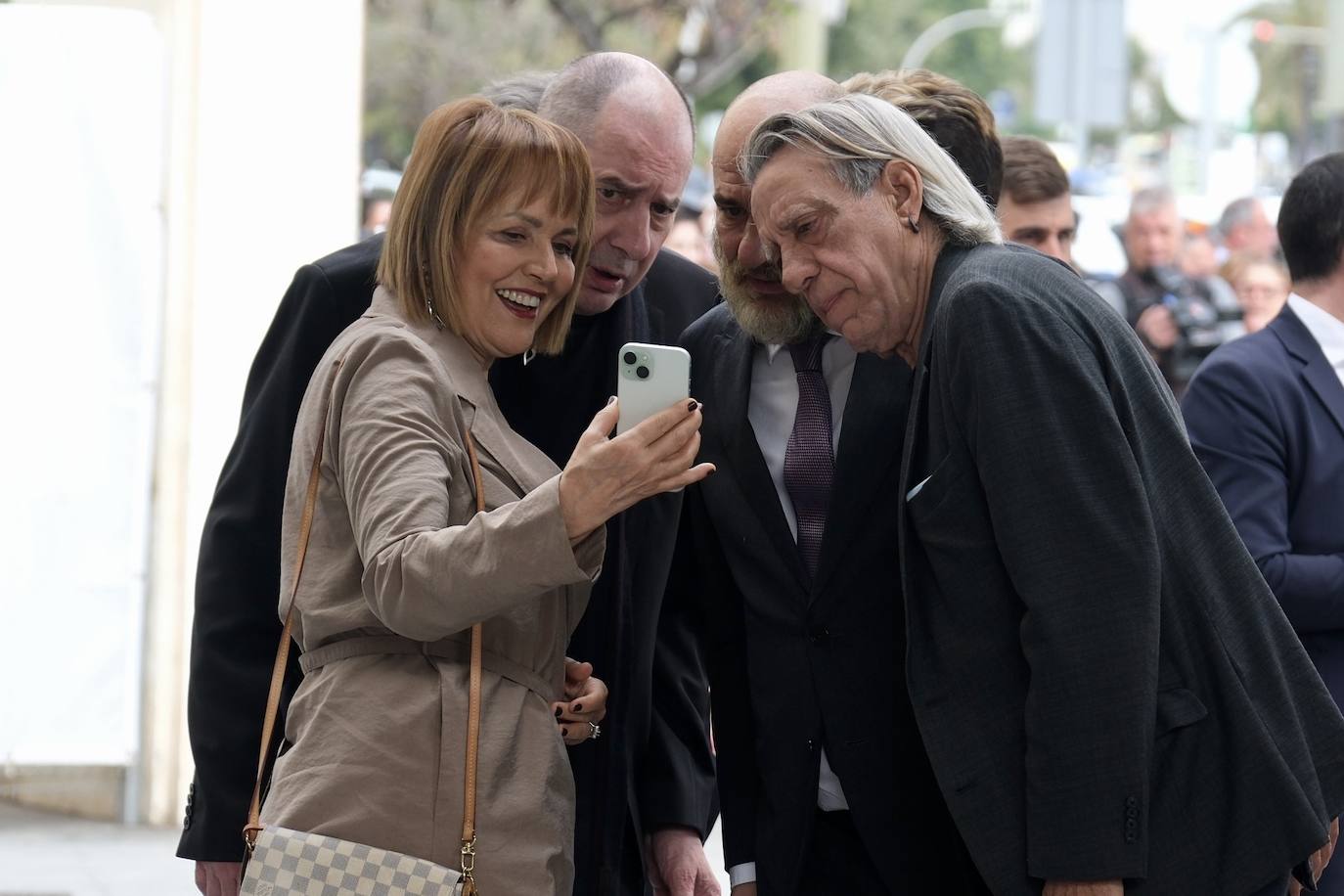 Fotos: Llegada de los invitados al Palacio de Congresos