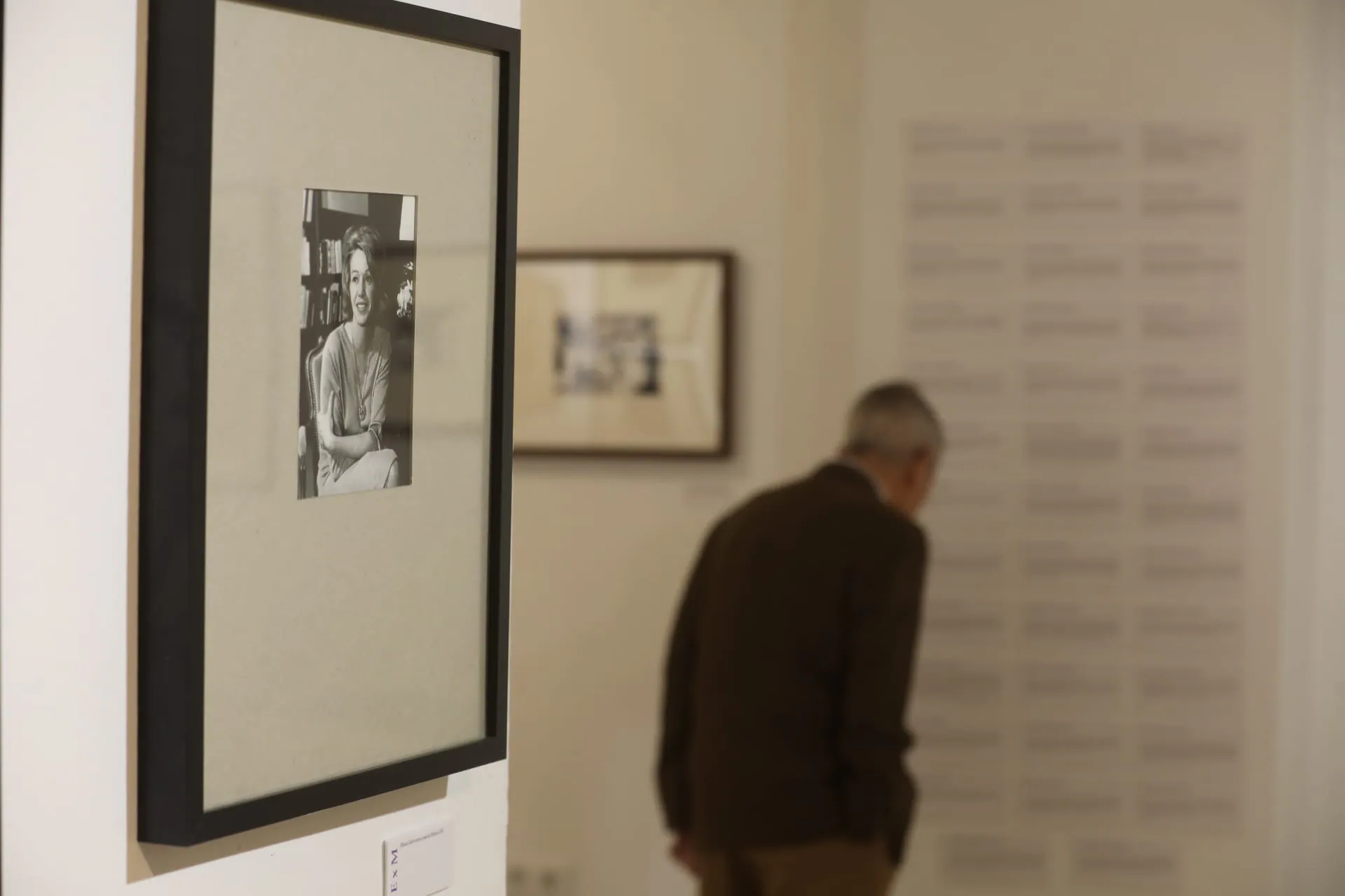 Fotos: La Fundación Cajasol inaugura la exposición “Escrito por mujeres. Escritoras del Siglo XX en español”